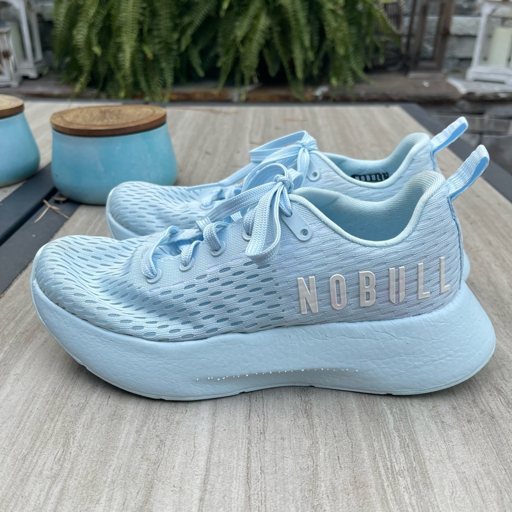 NoBull SKY RUNNER+ (WOMEN'S)
Size 7.5, excellent condition